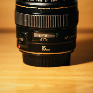 Canon EF 85mm f/1.8 USM