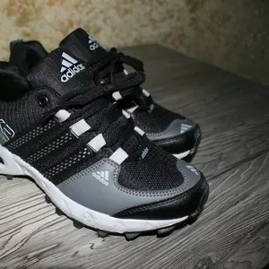 Кроссовки Adidas. Новые.