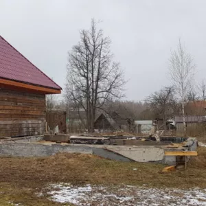 Замена гнилых брёвен дома,  подъем дома