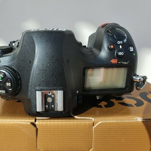 Совершенно новые камеры Canon,  Nikon,  Sony Alpha.