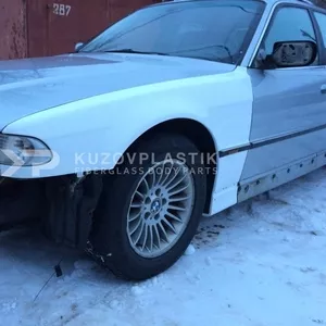 Крыло на BMW 7 E38 из стеклопластика.