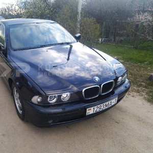 Крыло на BMW 5 E39 из стеклопластика.