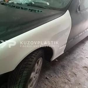 Крыло на Мерседес S W220 из стеклопластика. 