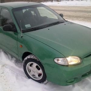 Продаю Hyundai Accent,  1998 г.в.,  1, 3 л,  бензин