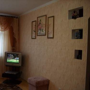 Сдам на сутки 1-ком. квартиру в самом Центре Баранович