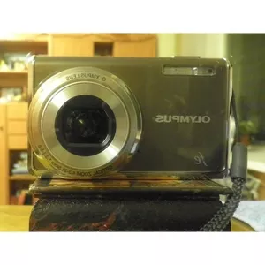 Продаётся Olympus FE-5035. В подарок чехол! 1 год.