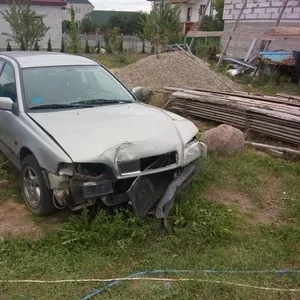 VOLVO V40 97г. аварийное на ходу