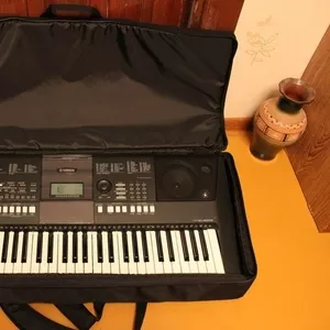 Yamaha PSR-E423 с хорошим чехлом